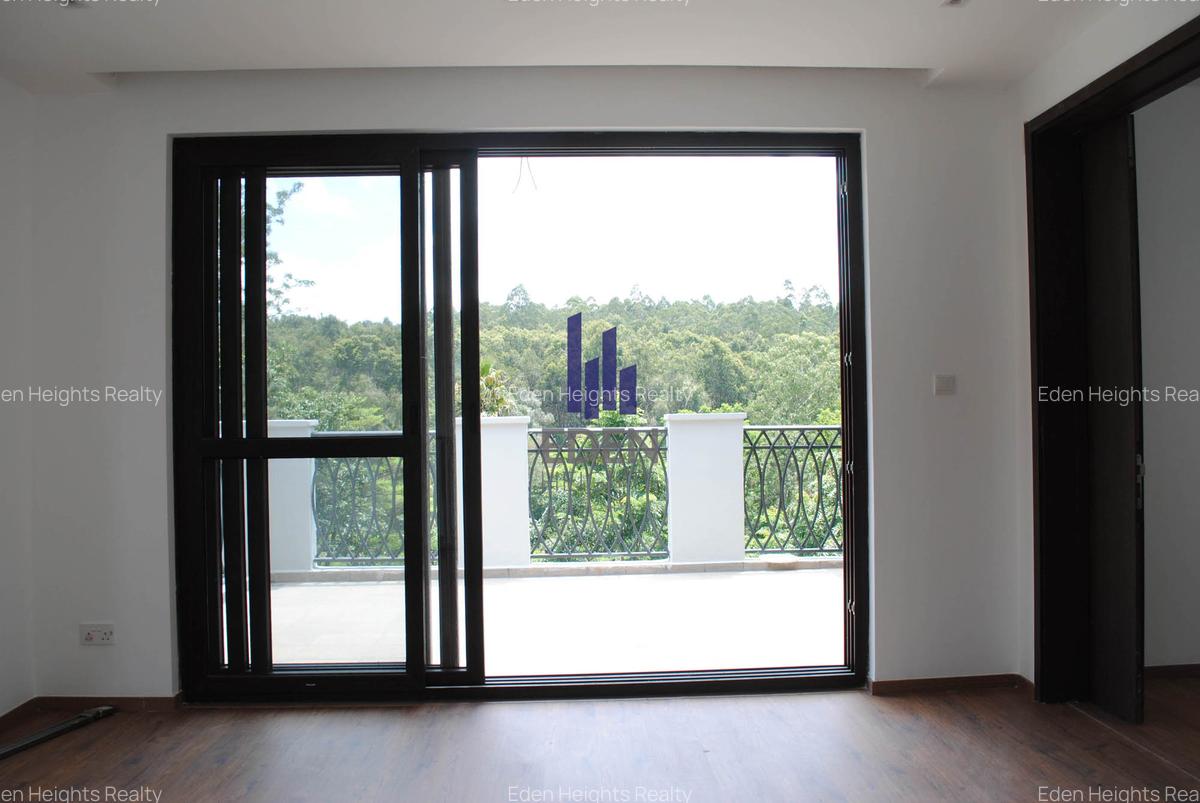 5 Bed Townhouse with En Suite in Spring Valley - 13