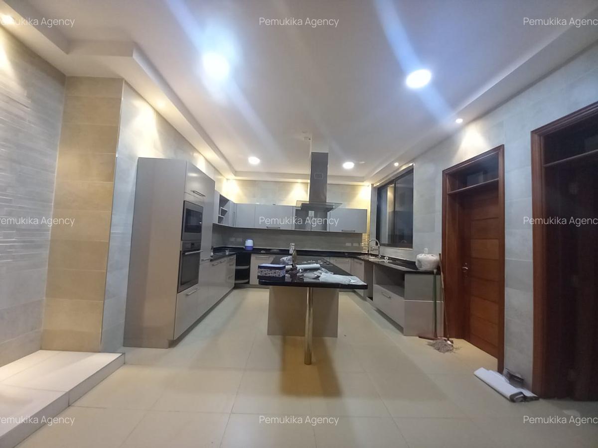 4 Bed Apartment with En Suite in General Mathenge - 8