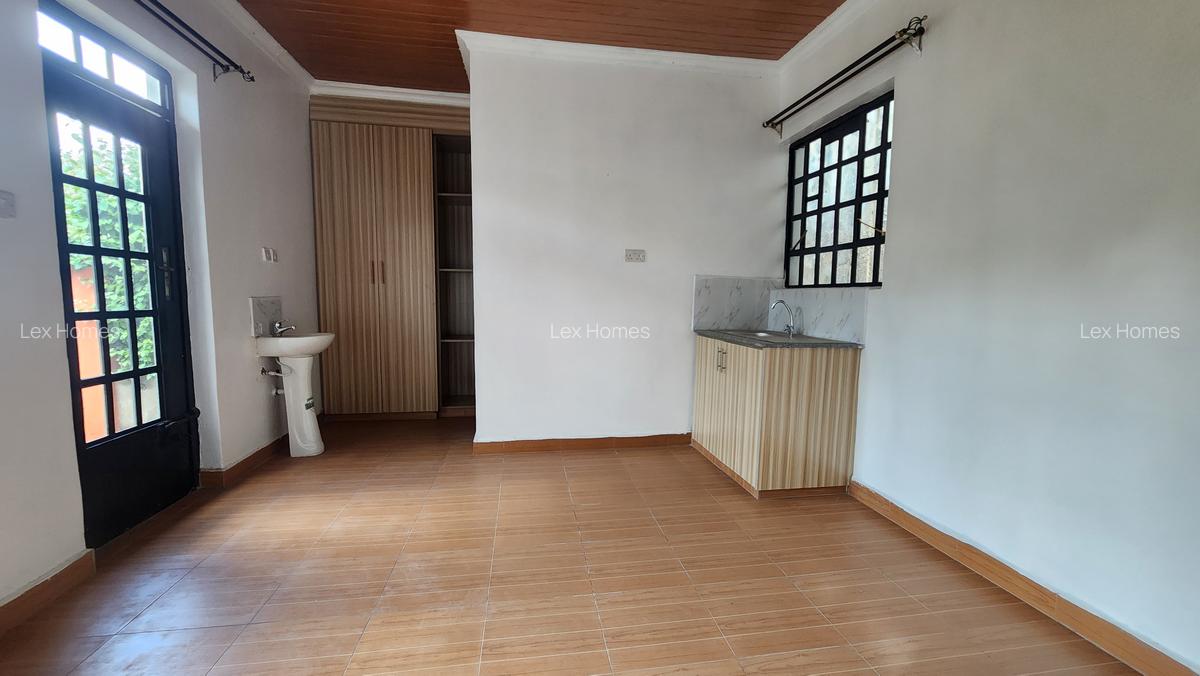 3 Bed House with En Suite at Rimpa - 3