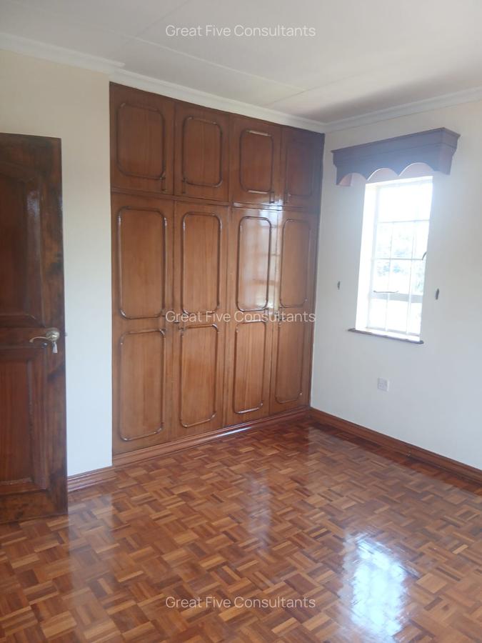 5 Bed Villa with En Suite in Runda - 12