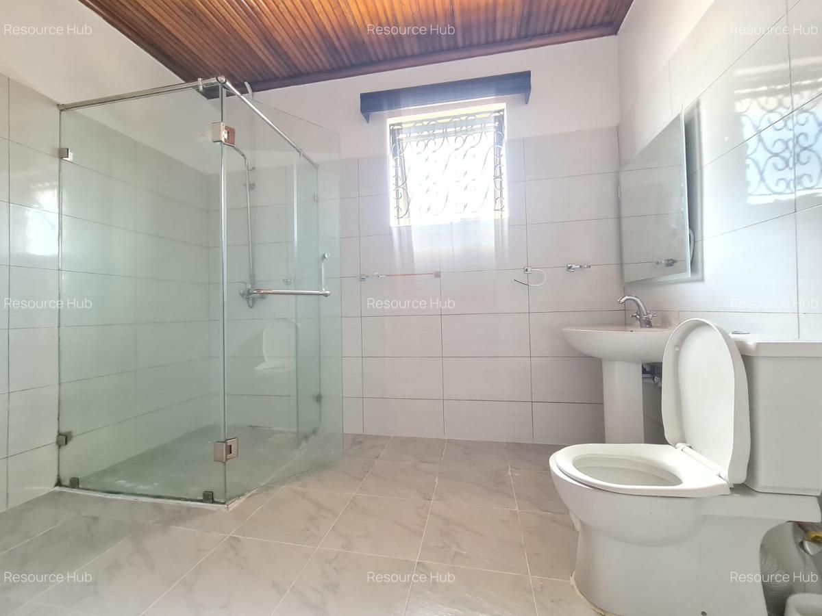 5 Bed Townhouse with En Suite at Off Argwings Kkodhek - 9