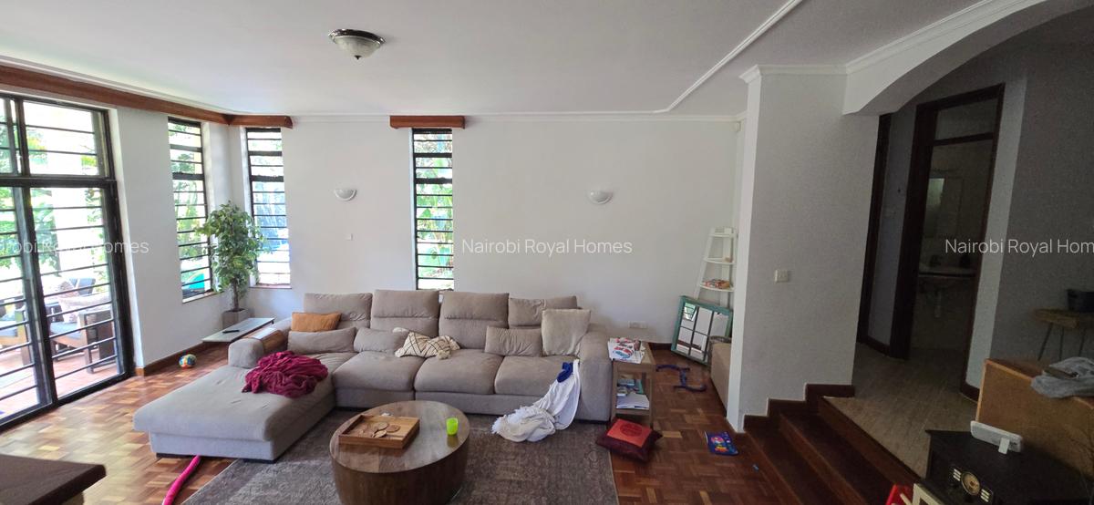 4 Bed Townhouse with En Suite at Rosslyn Heights - 17