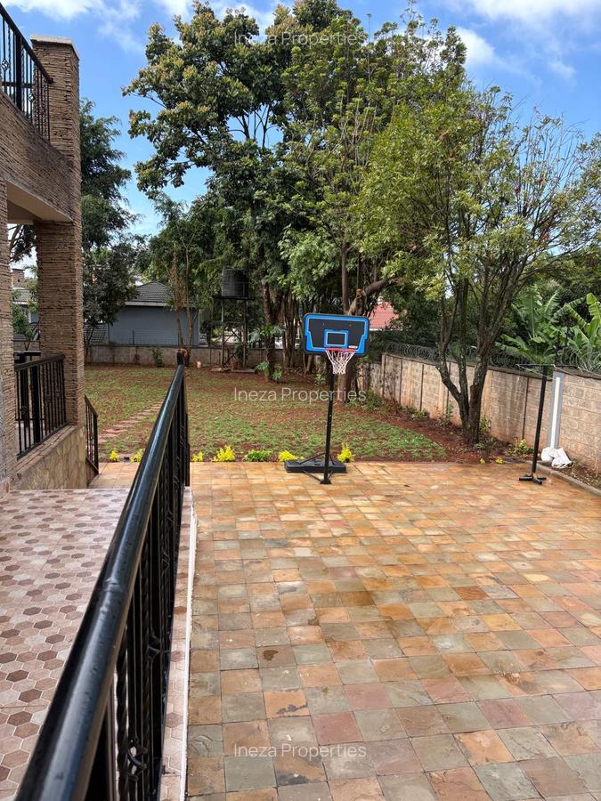 5 Bed Apartment with Garden in Nyari - 14