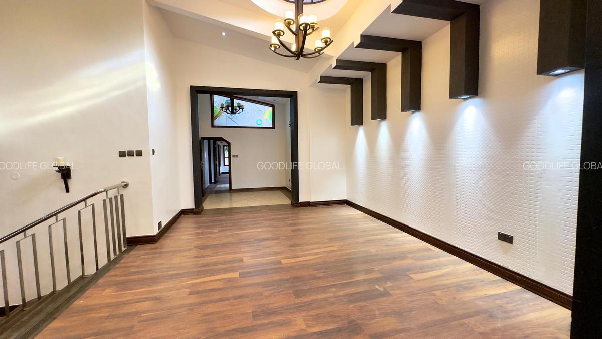 7 Bed House with En Suite at Kyuna - 13