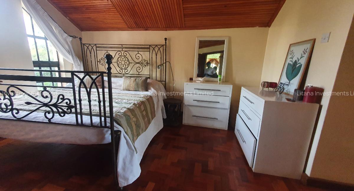 5 Bed House with En Suite at Old Runda - 4
