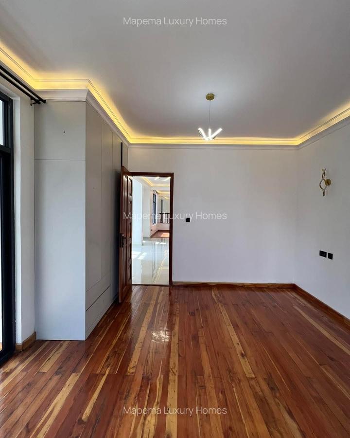 6 Bed House with En Suite at Marula Road - 7