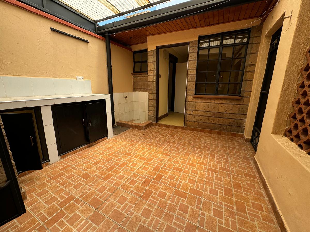 5 Bed Townhouse with En Suite in Lavington - 5