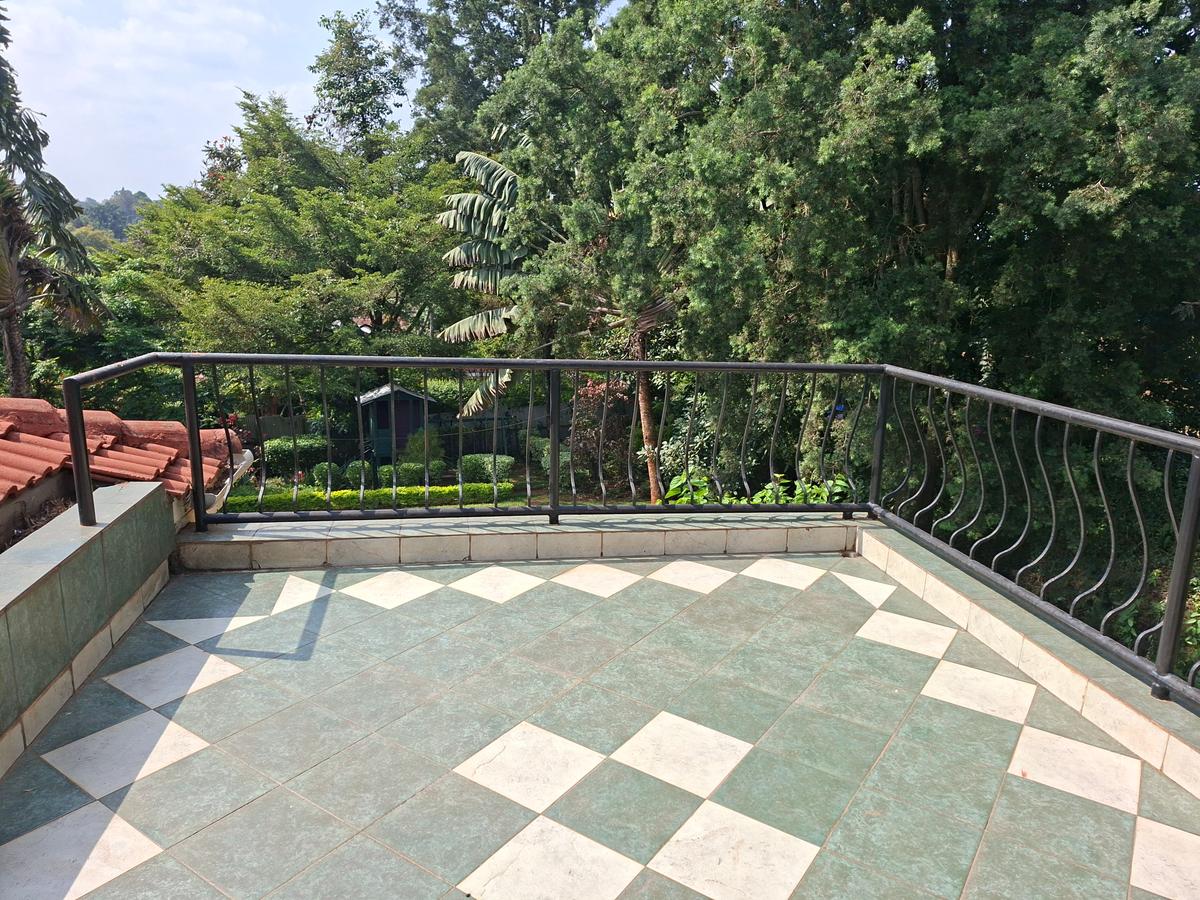 4 Bed House with En Suite at Off Un Avenue - 7