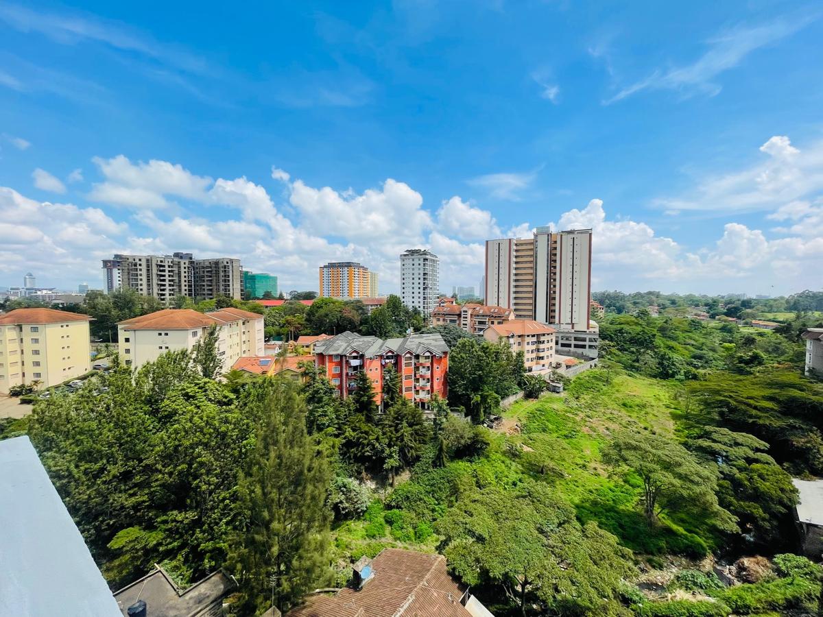 2 Bed Apartment with Swimming Pool in Kilimani - 11