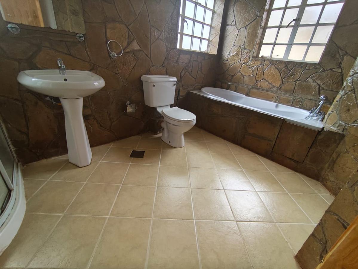 3 Bed House with En Suite at Runda - 20