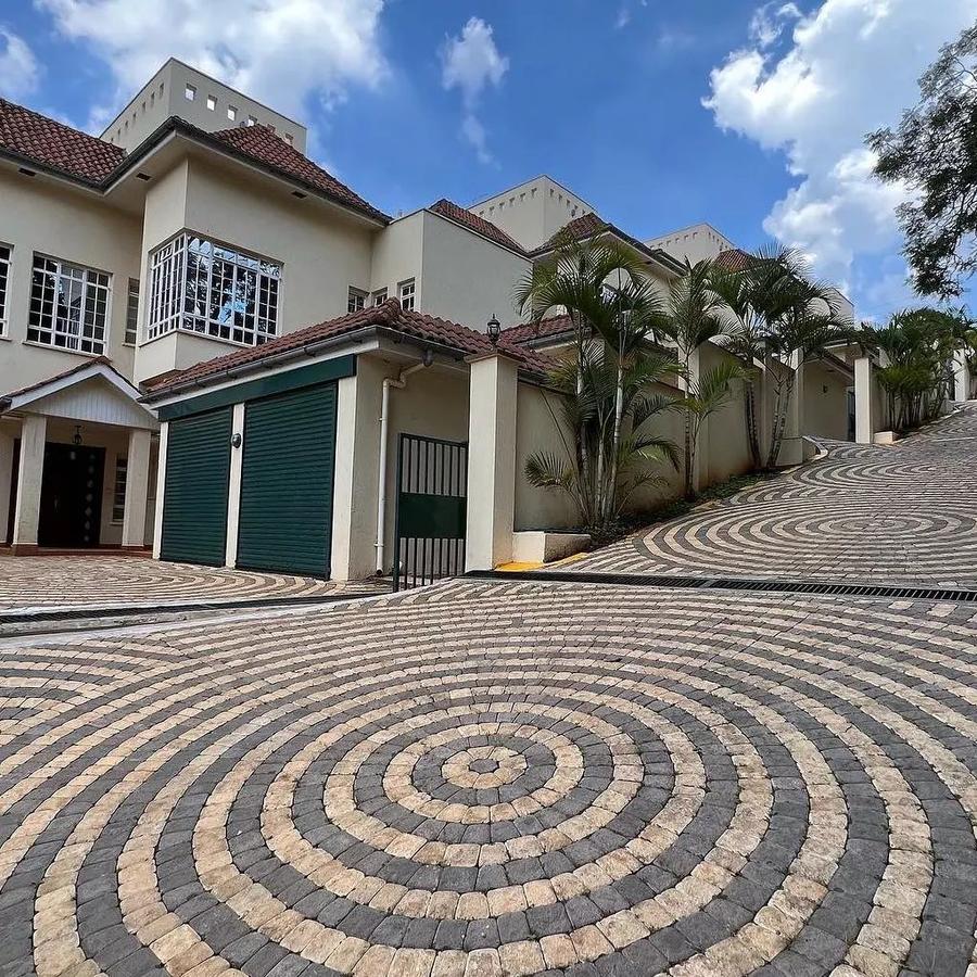 4 Bed Townhouse with En Suite at Kyuna - 1