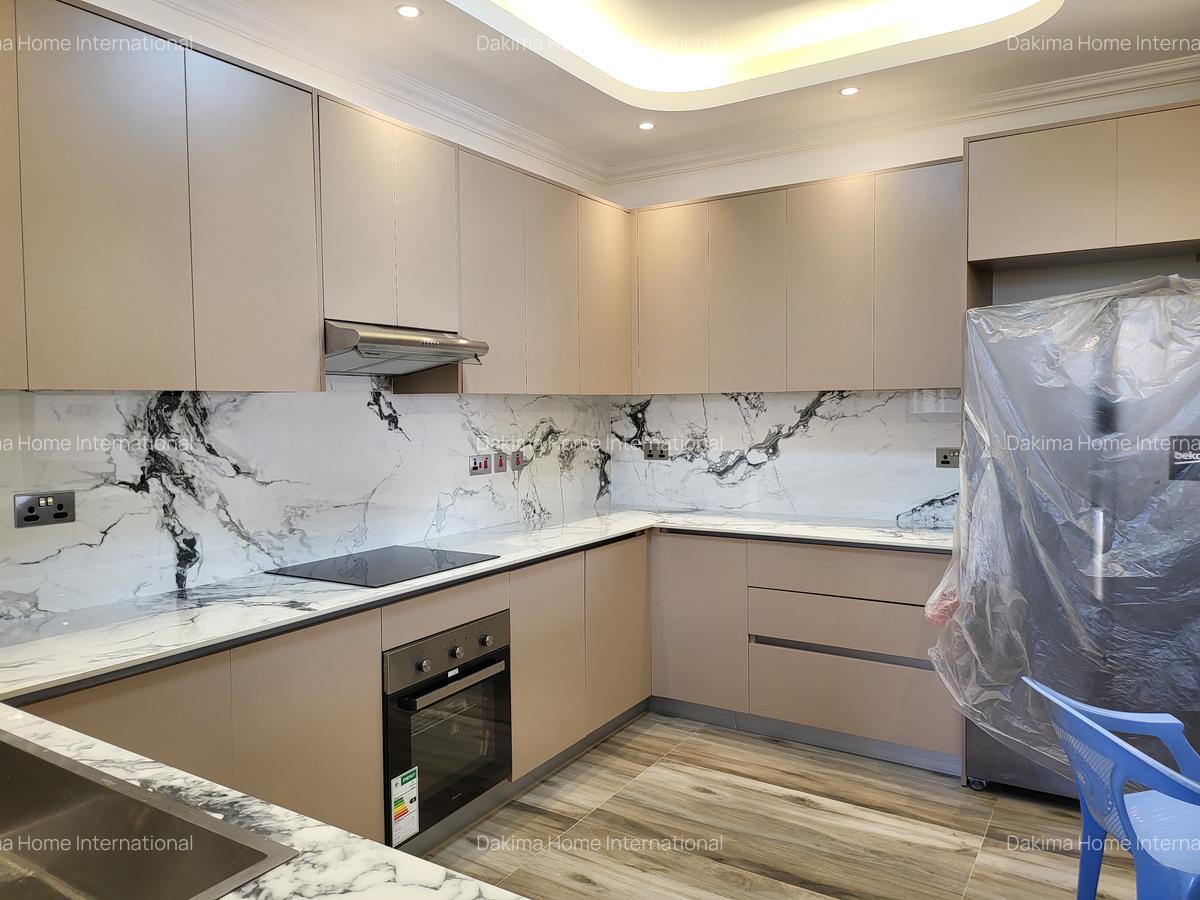 2 Bed Apartment with En Suite in Brookside - 2