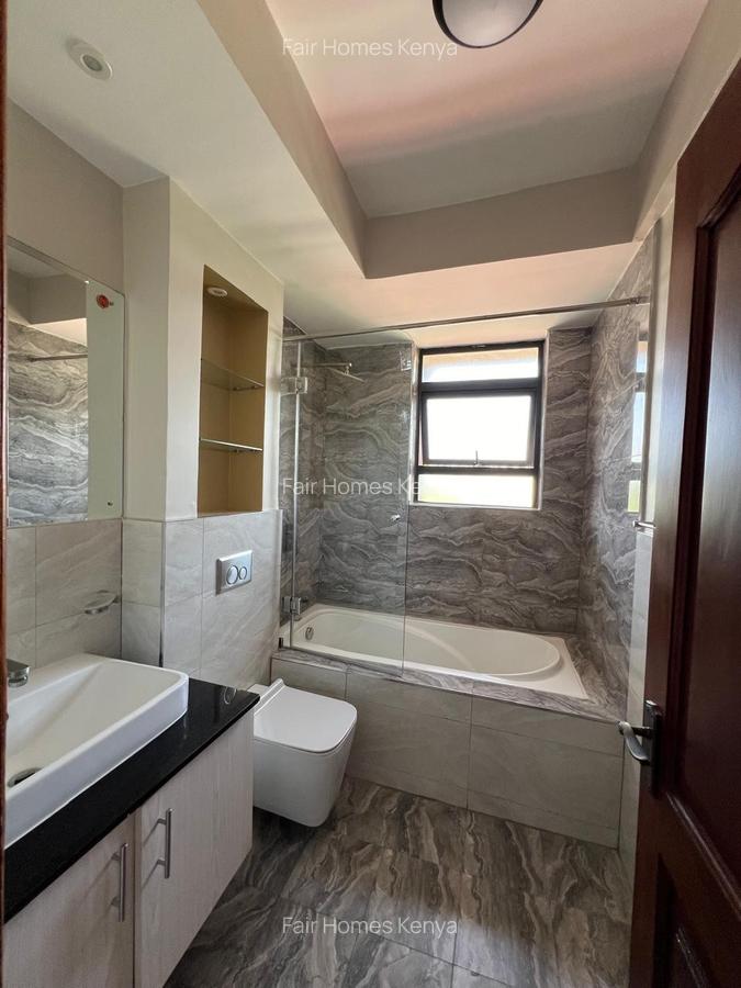 4 Bed Apartment with En Suite at Riverside Drive - 6