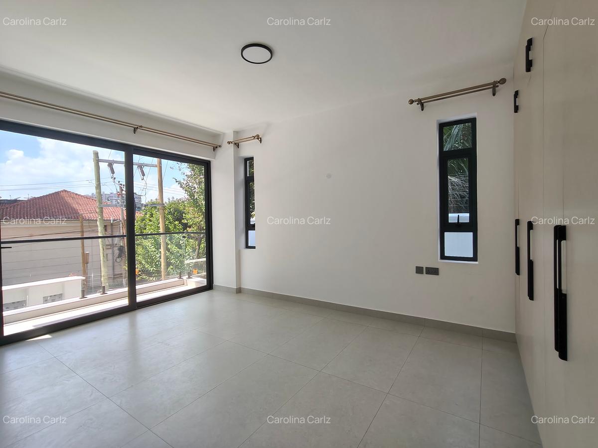 3 Bed Apartment with En Suite in Brookside - 13