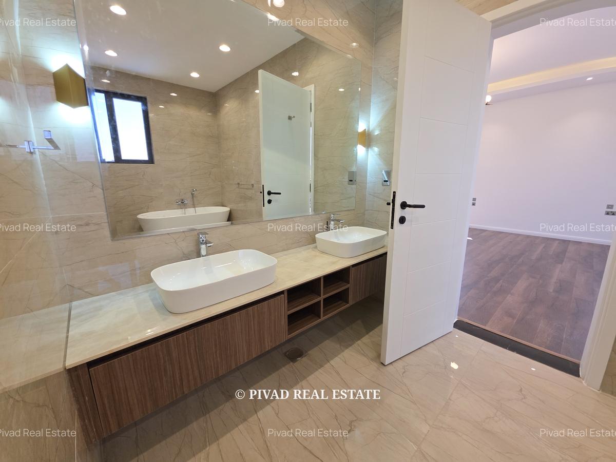 5 Bed Townhouse with Swimming Pool in Lavington - 5