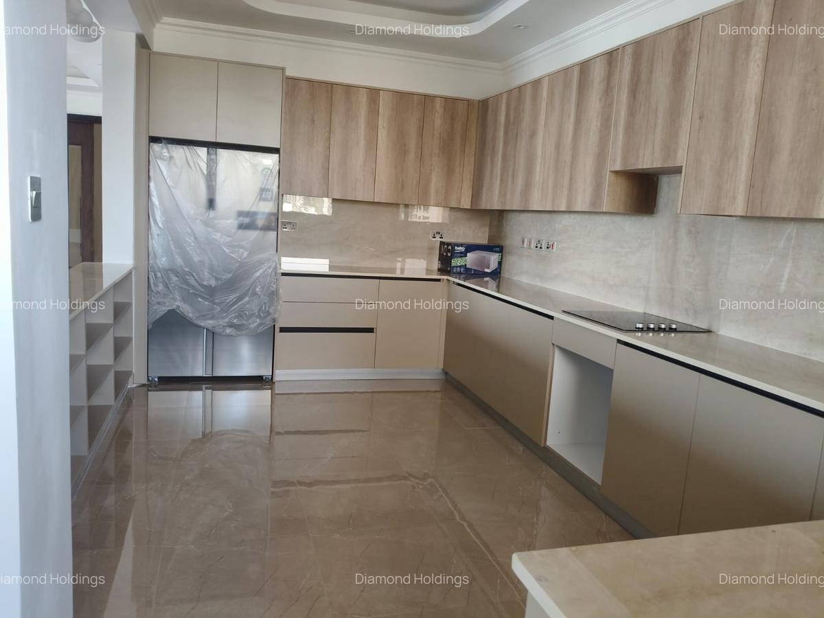 2 Bed Apartment with En Suite at Brookside - 2