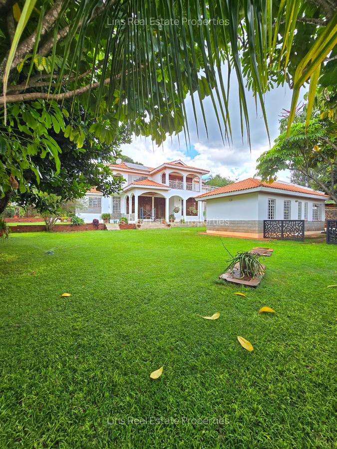5 Bed House with En Suite in Runda - 4