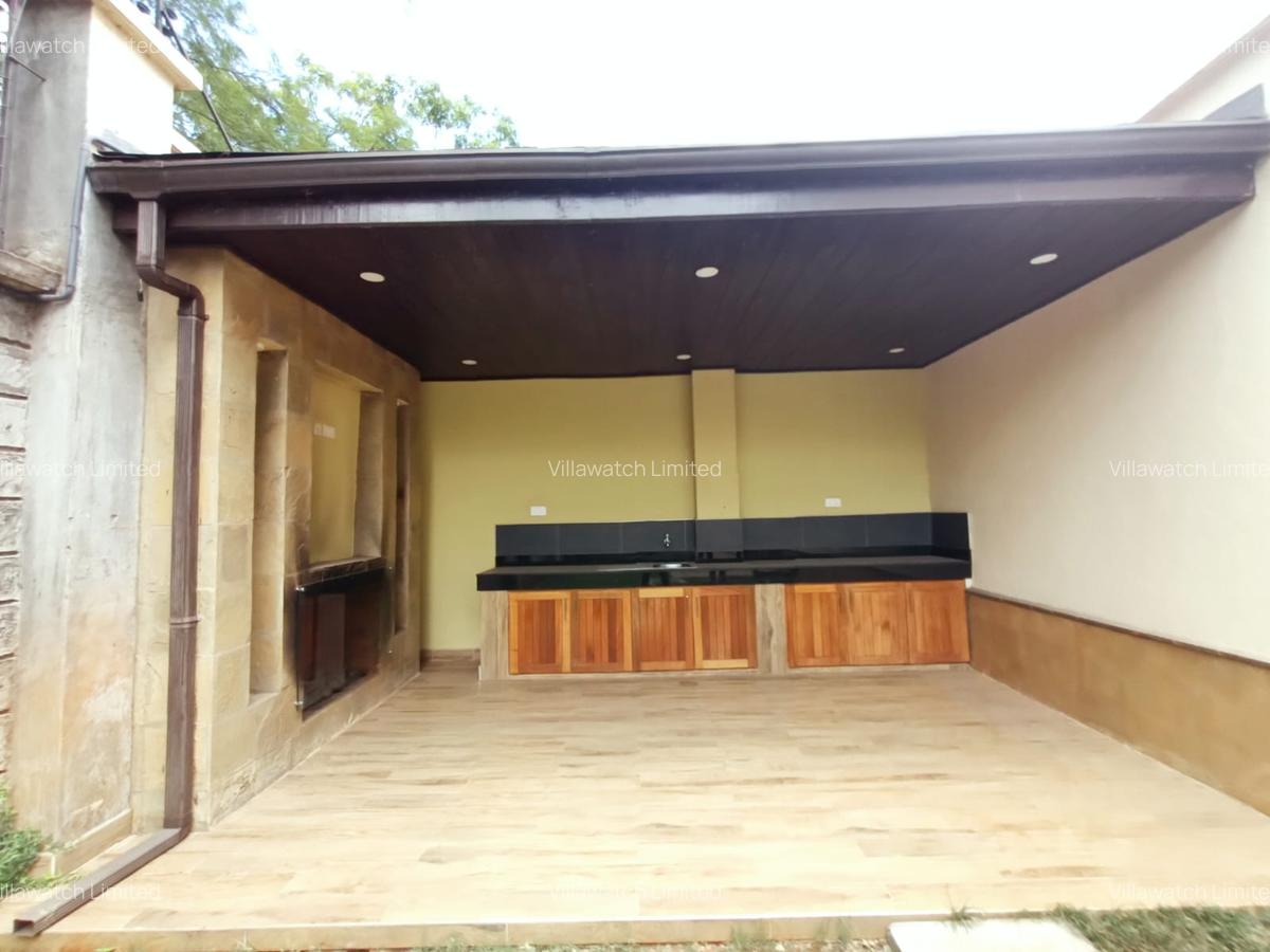 5 Bed Townhouse with En Suite in Kileleshwa - 16