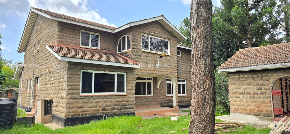 5 Bed Townhouse with En Suite at Lavington Off Convent Drive - 3