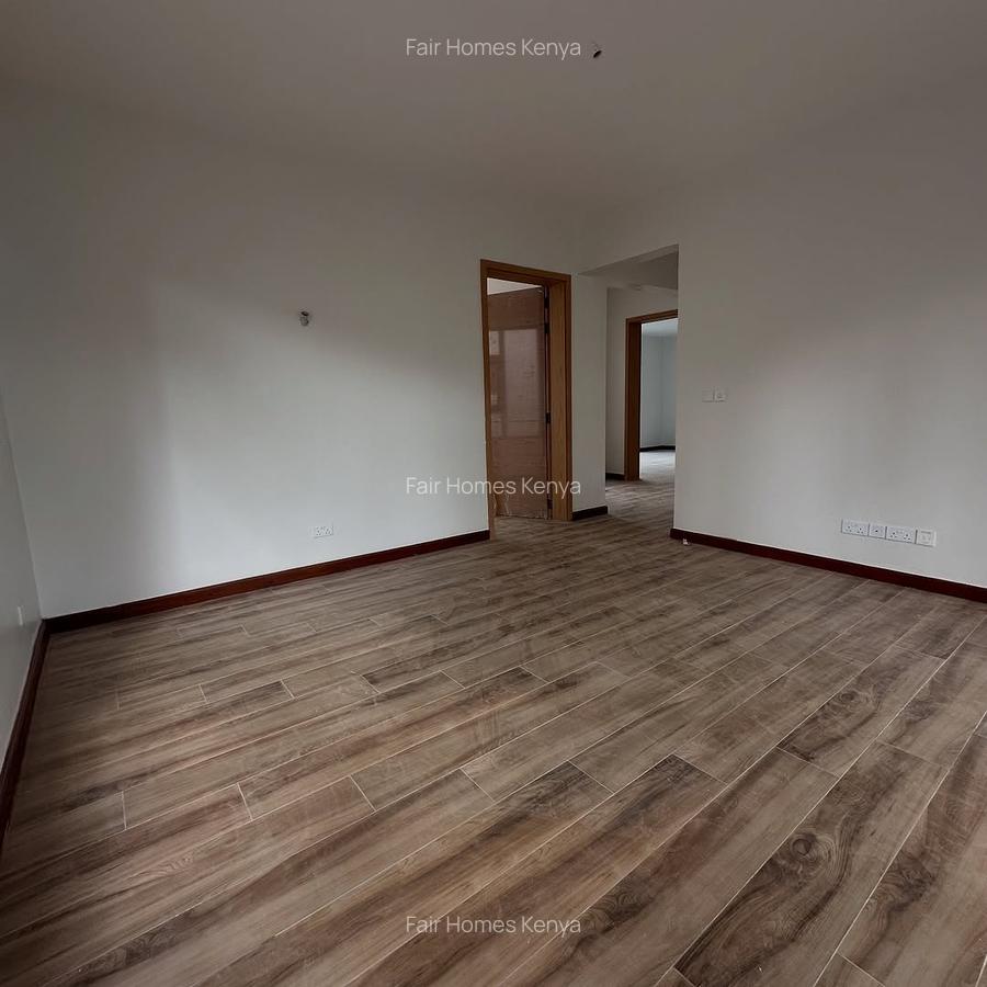 5 Bed Townhouse with En Suite at Lavington Green - 3