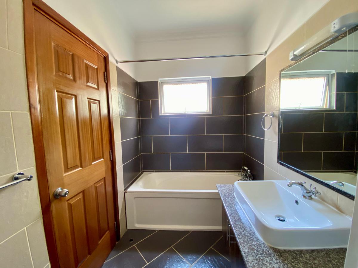 2 Bed Apartment with En Suite in Kilimani - 16