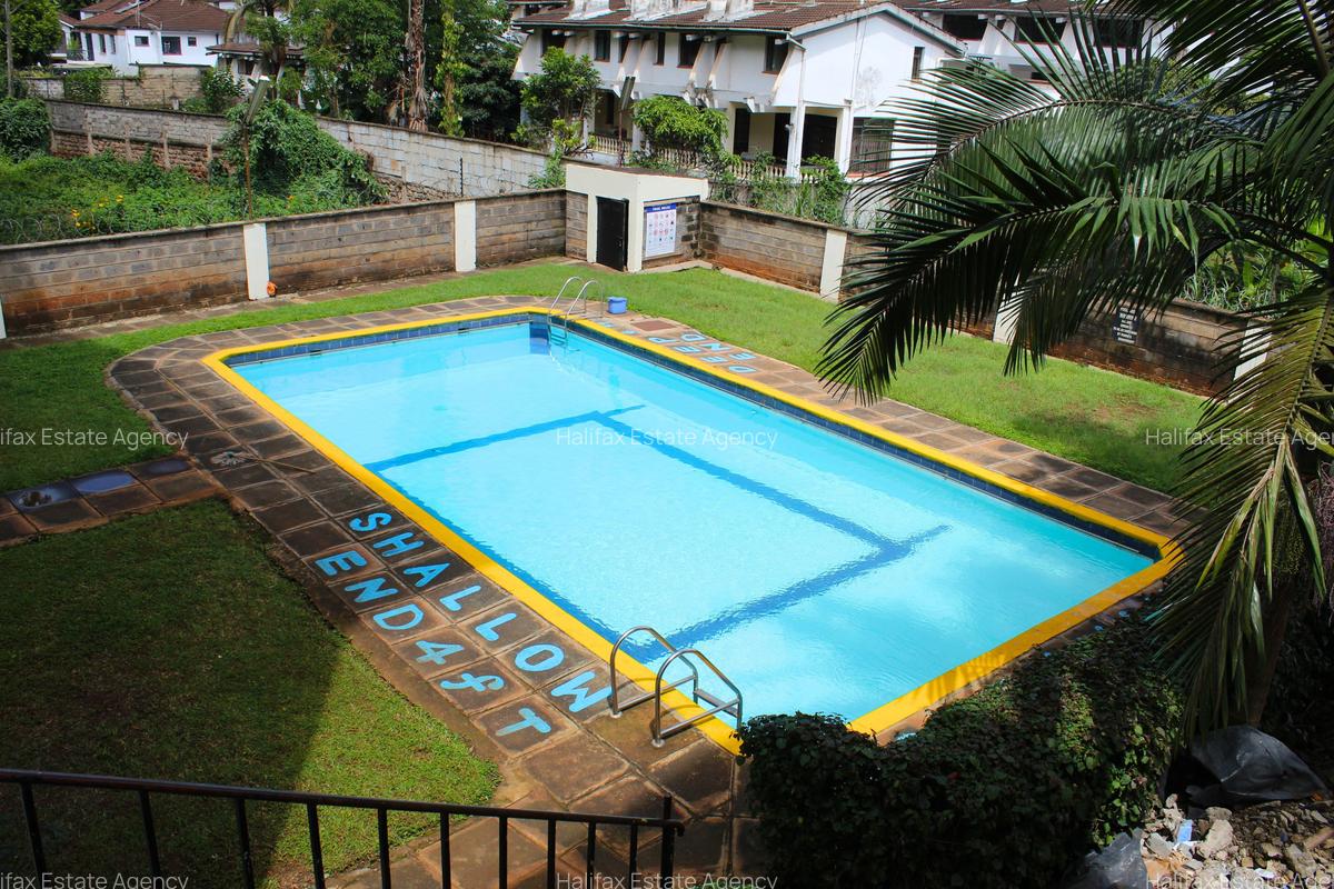 4 Bed Apartment with En Suite in Brookside - 15