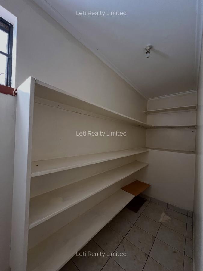 4 Bed Townhouse with En Suite in Lavington - 14
