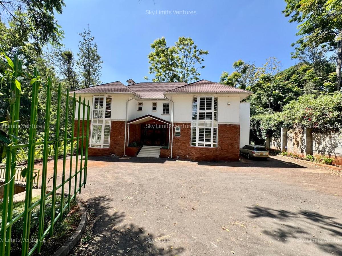 5 Bed Townhouse with Staff Quarters in Rosslyn - 1