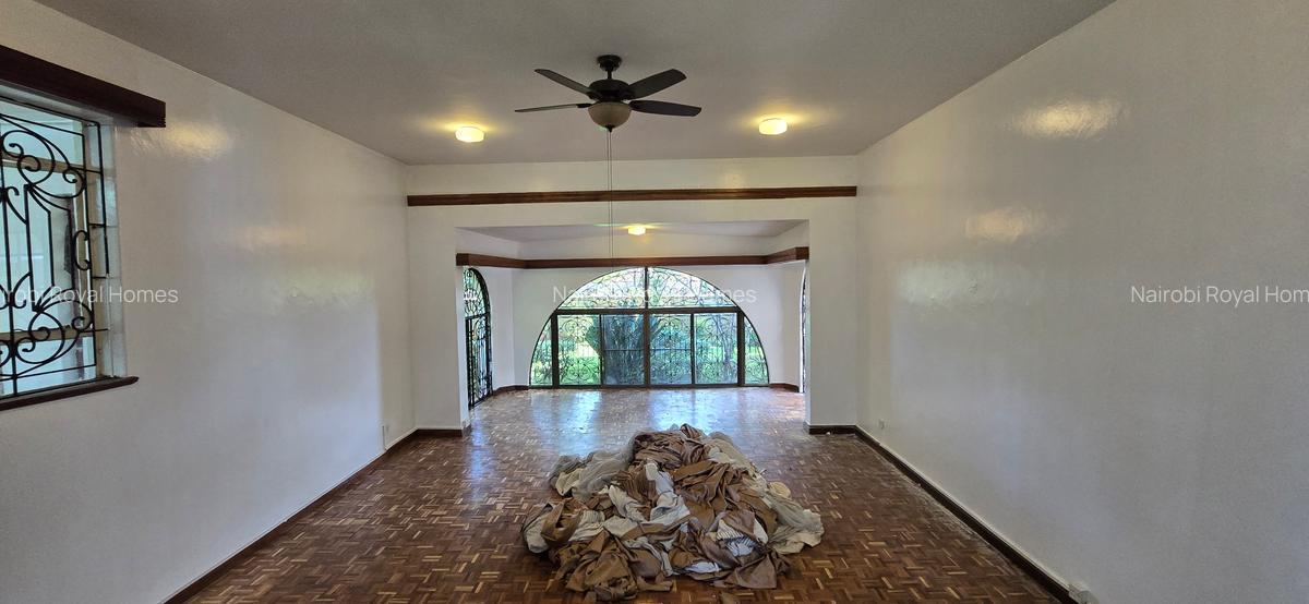 5 Bed House with En Suite at Redhil Close - 8