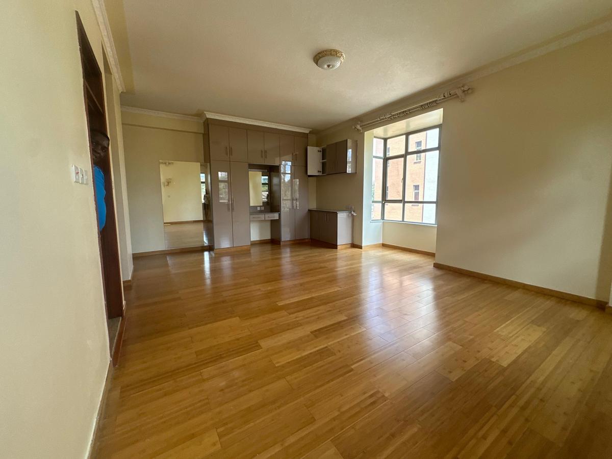 3 Bed Apartment with En Suite in Kilimani - 14