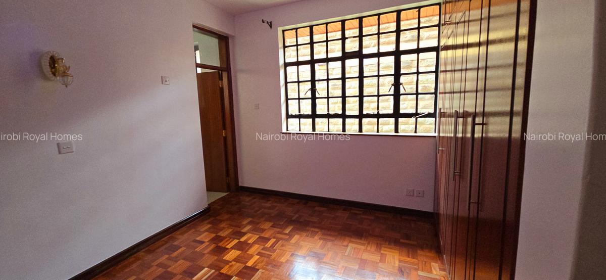 5 Bed Townhouse with En Suite at Lavington Green - 10