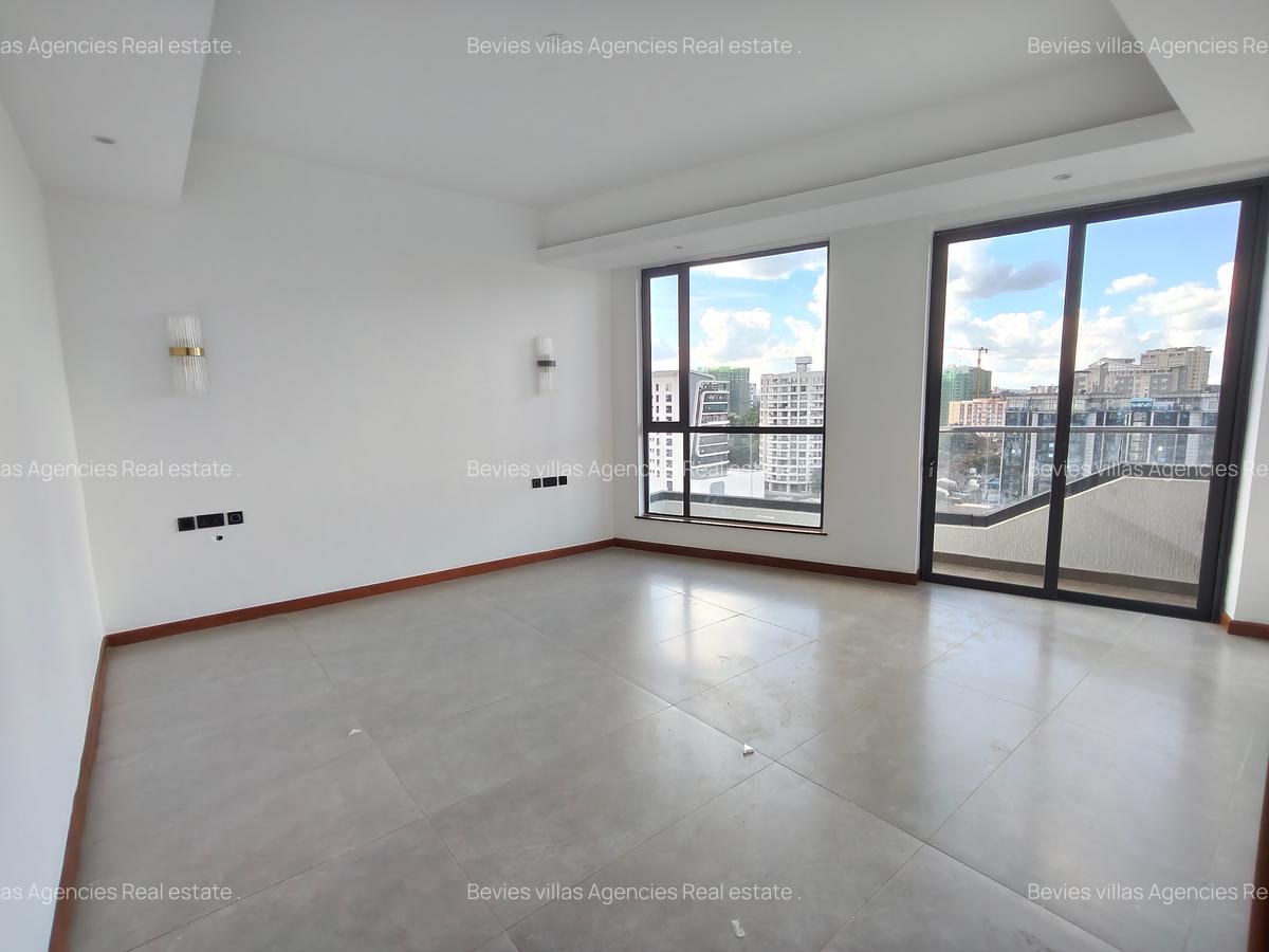 4 Bed Apartment with En Suite at Riverside - 3