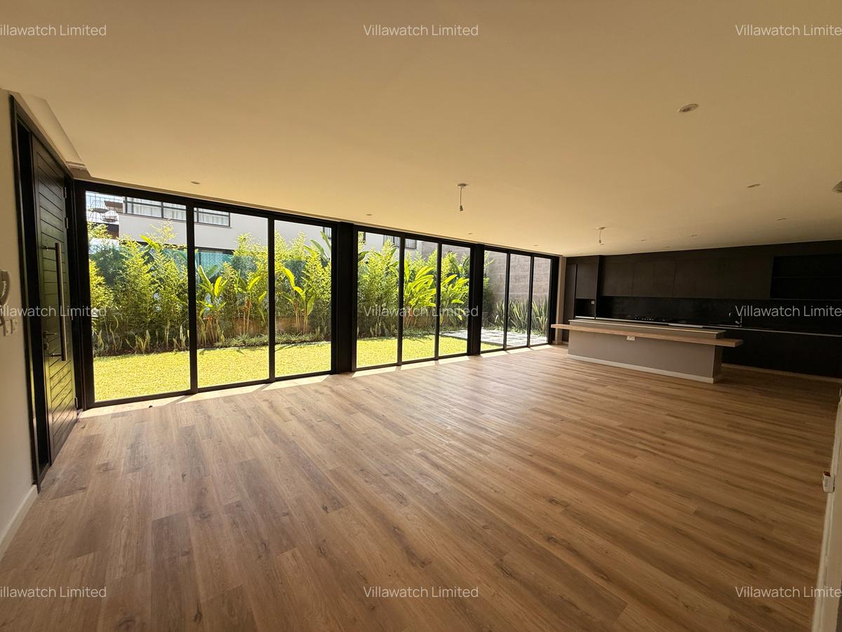 3 Bed Townhouse with En Suite at Runda - 9