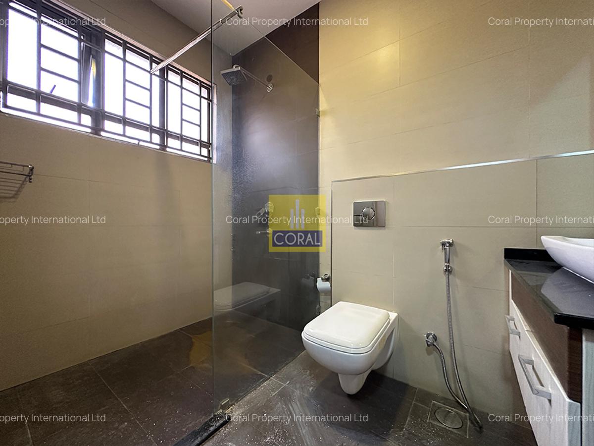 4 Bed Apartment in Parklands - 12