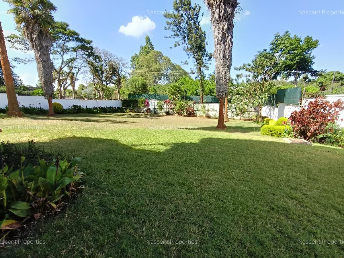 5 Bed House with En Suite in Runda - 3