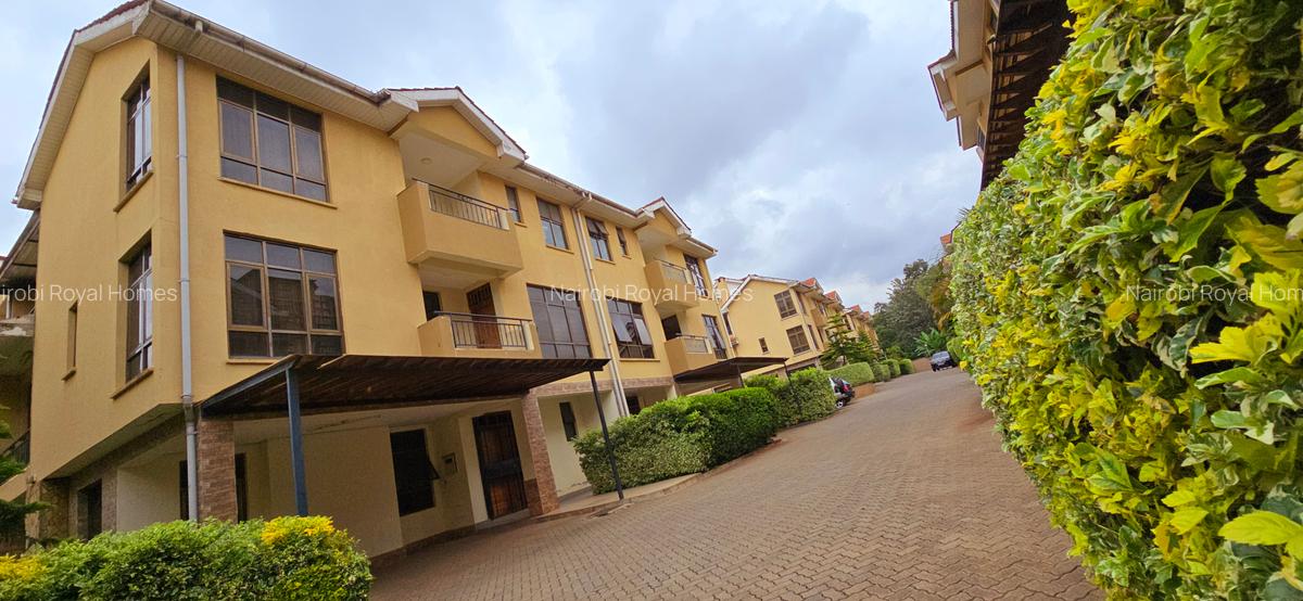 5 Bed Townhouse with En Suite at Lavington Green - 7