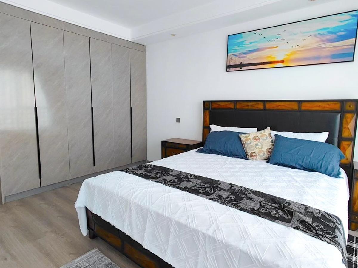 2 Bed Apartment with Swimming Pool in Riverside - 2