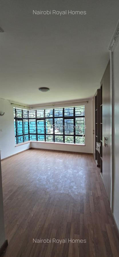 5 Bed Townhouse with En Suite at Off Convent Drive - 14