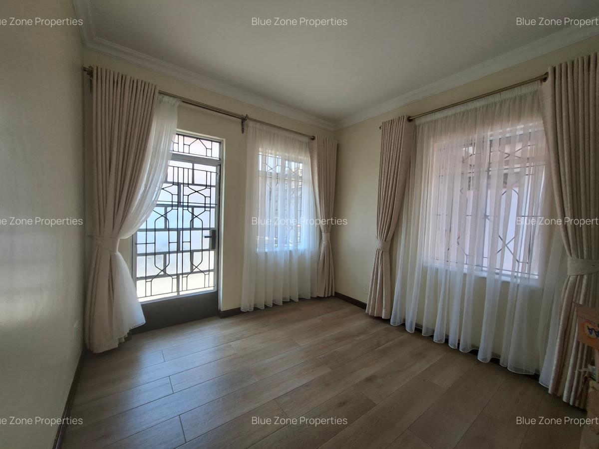 Furnished 2 Bed Apartment with En Suite at Close To Un - 3