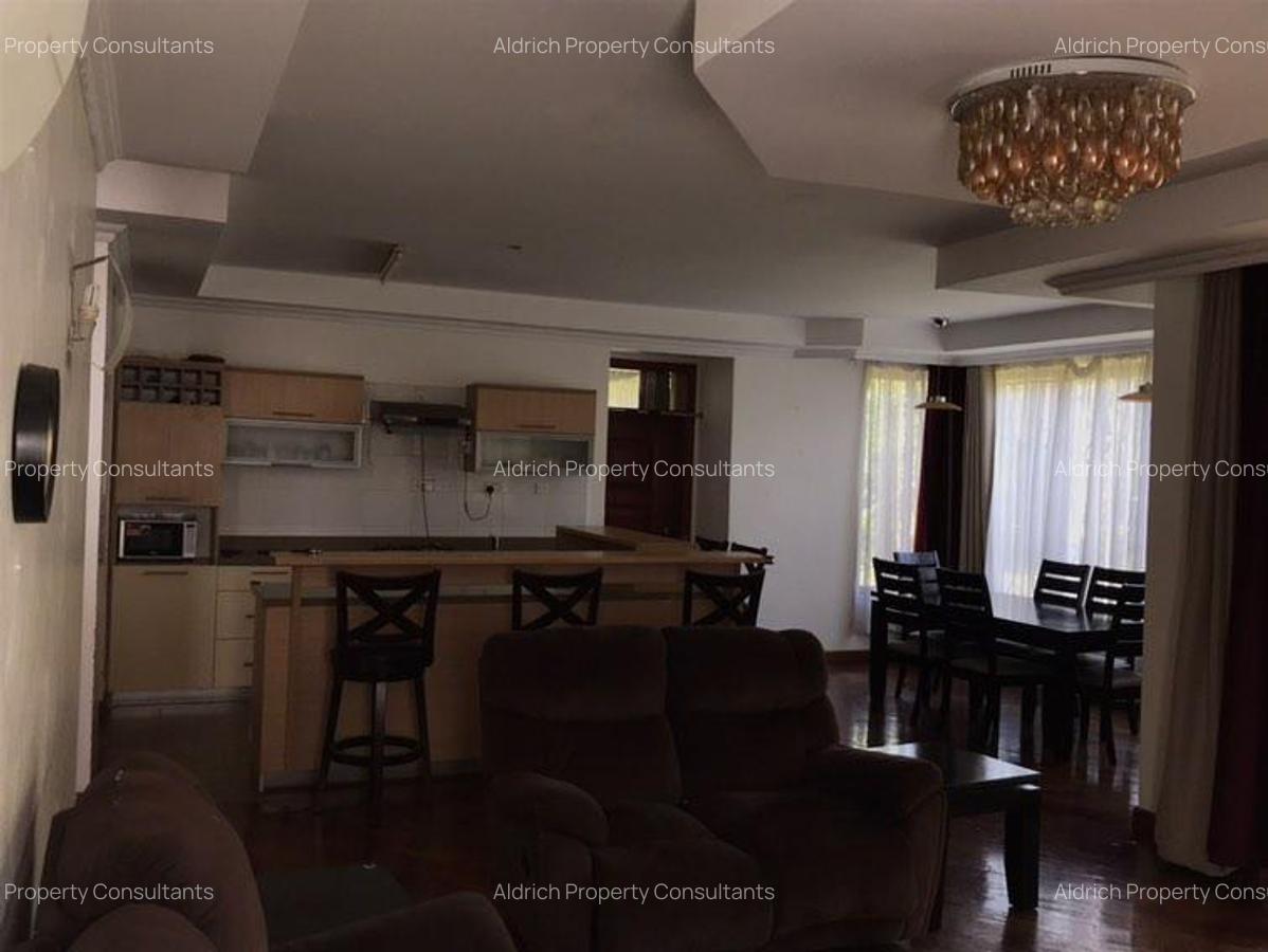 4 Bed Villa with En Suite in Ridgeways - 10