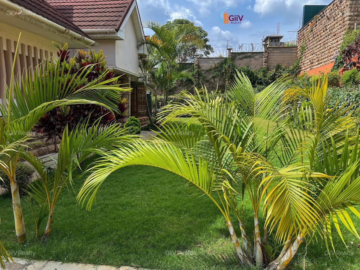 4 Bed Townhouse with Swimming Pool in Rosslyn - 3