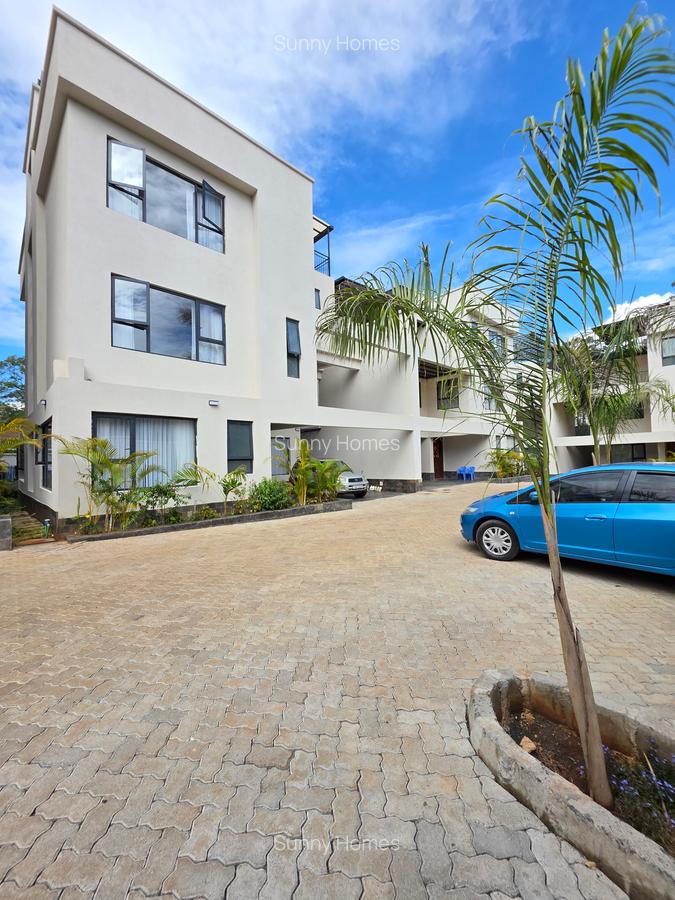 5 Bed Townhouse with En Suite at Lavington Green - 14