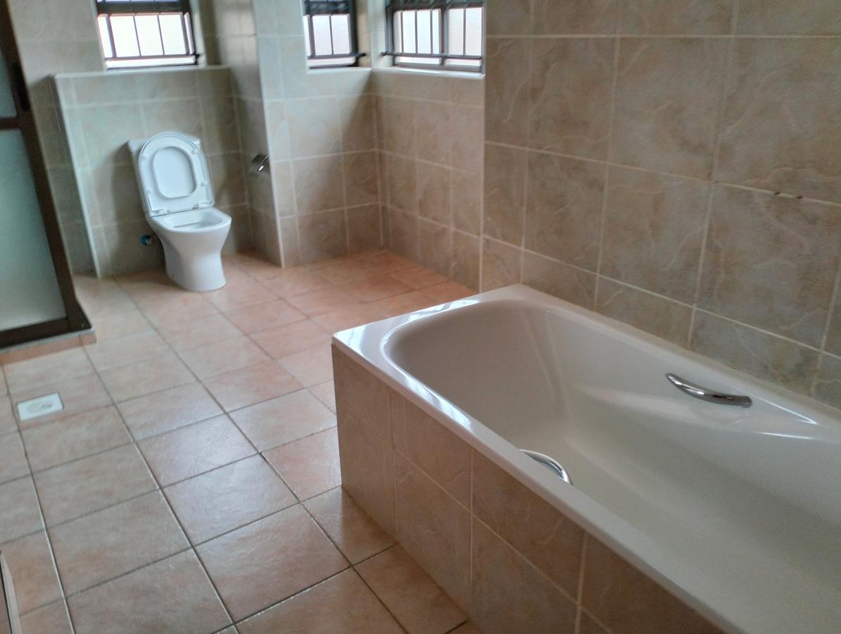 4 Bed Townhouse with En Suite in Runda - 16