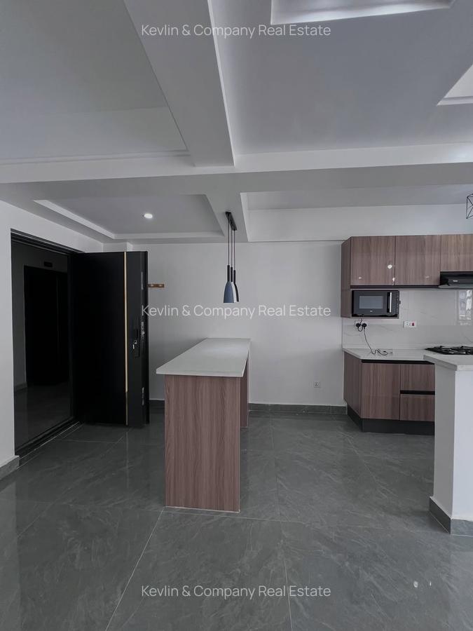 2 Bed Apartment with Gym in Riverside - 5
