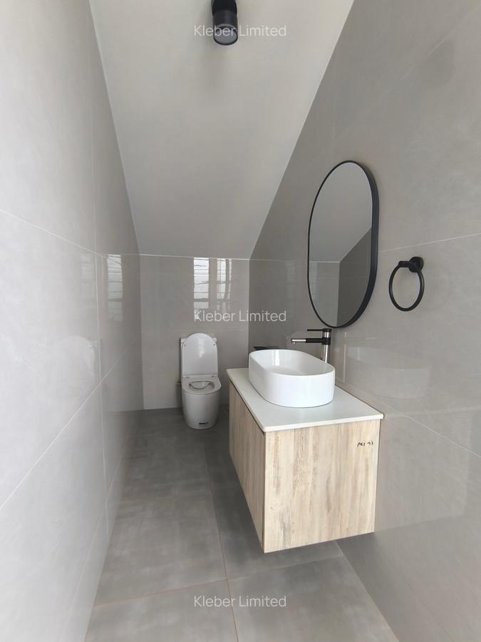 4 Bed House with En Suite at Muhuri Road - 20