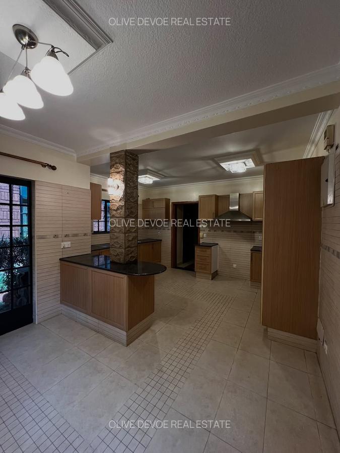 4 Bed Townhouse with En Suite in Lavington - 15