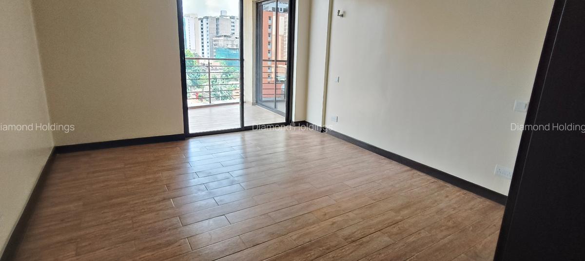 3 Bed Apartment with En Suite at Parklands - 3