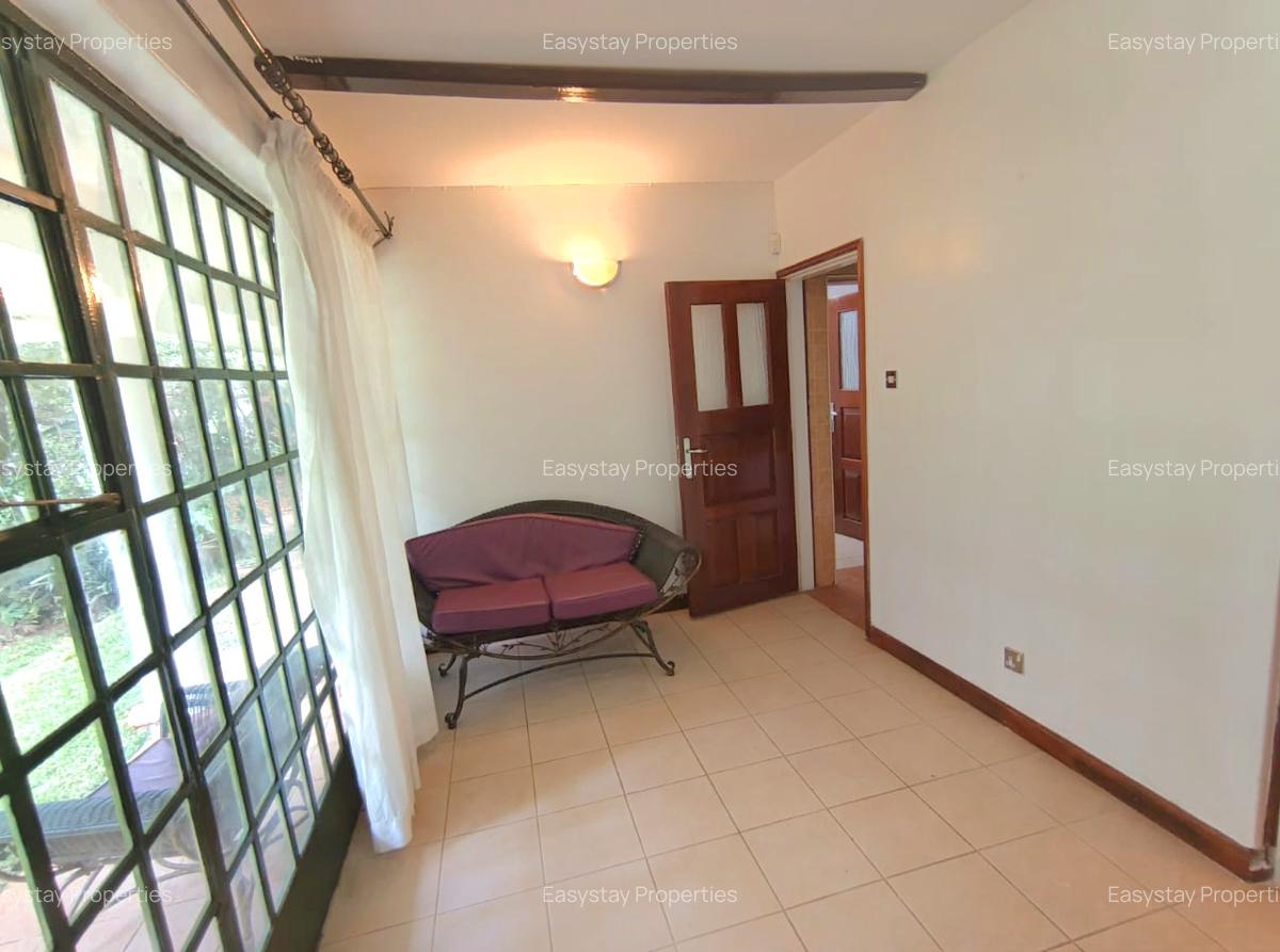 2 Bed House with En Suite in Hill View - 2