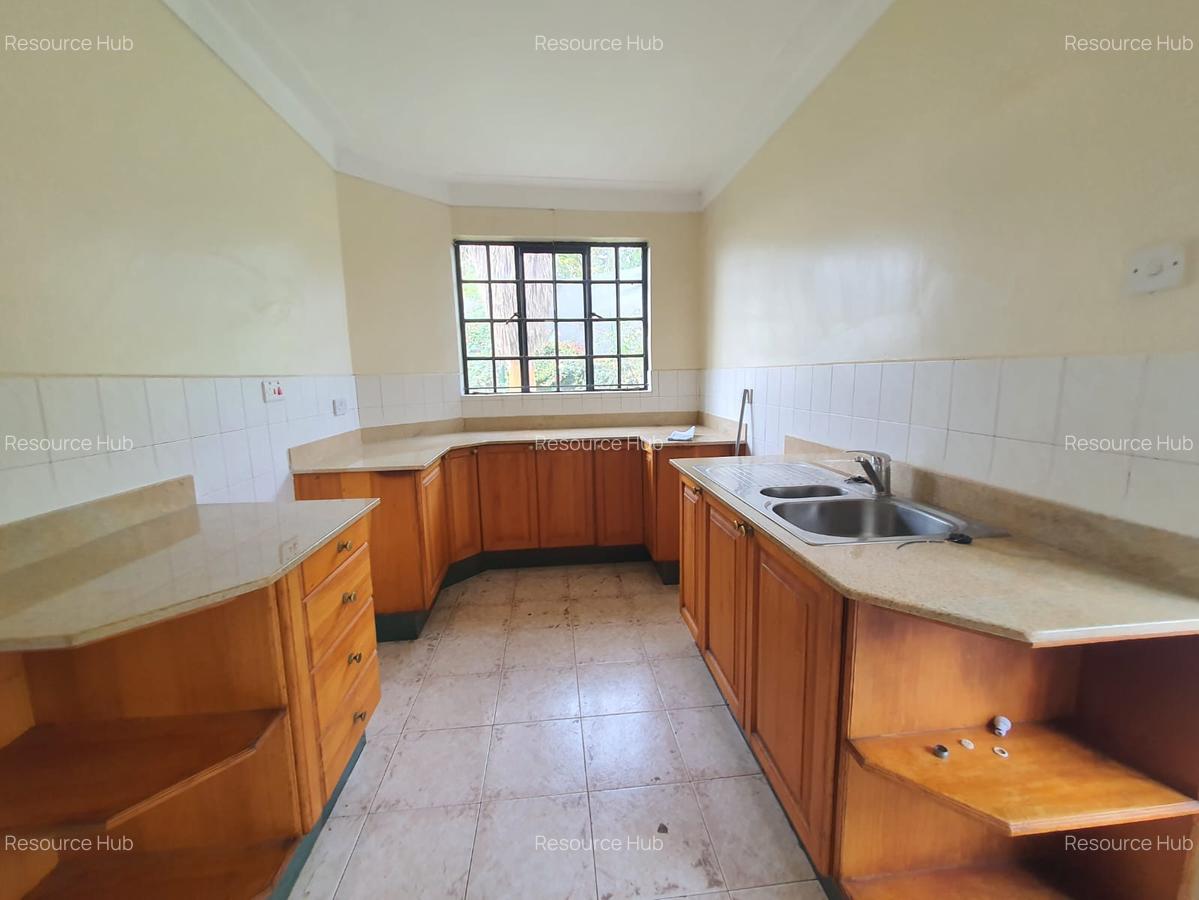 5 Bed House with En Suite at Nyari - 8