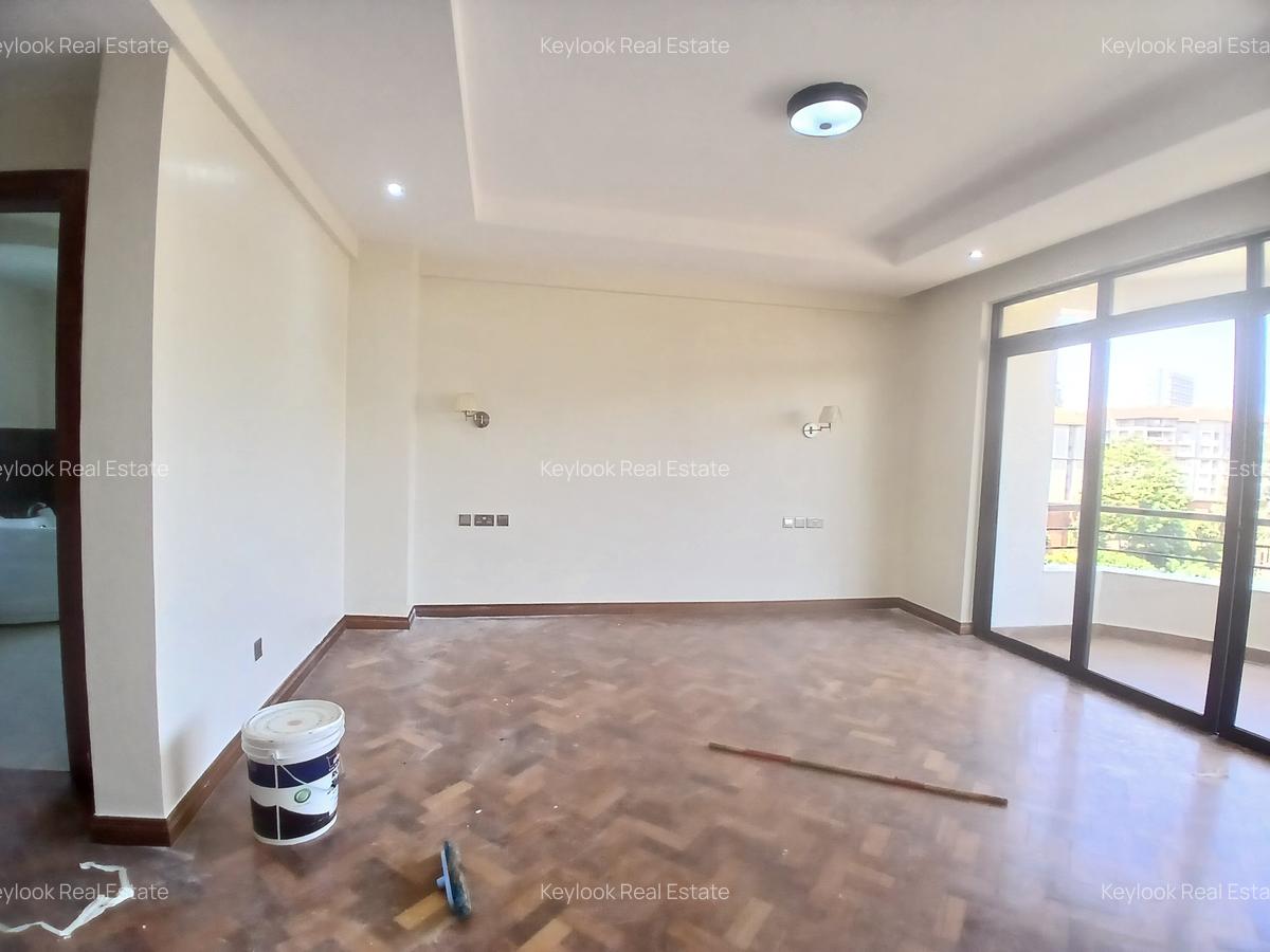 3 Bed Apartment with En Suite at Riverside - 16